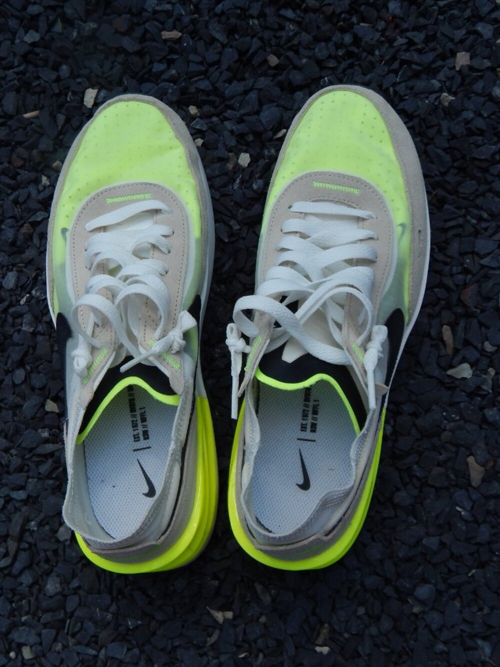 Nike Waffle One Shoes Womens Size 9.5 Yellow Mesh Running Sneakers DN4696-101 - Picture 2 of 7